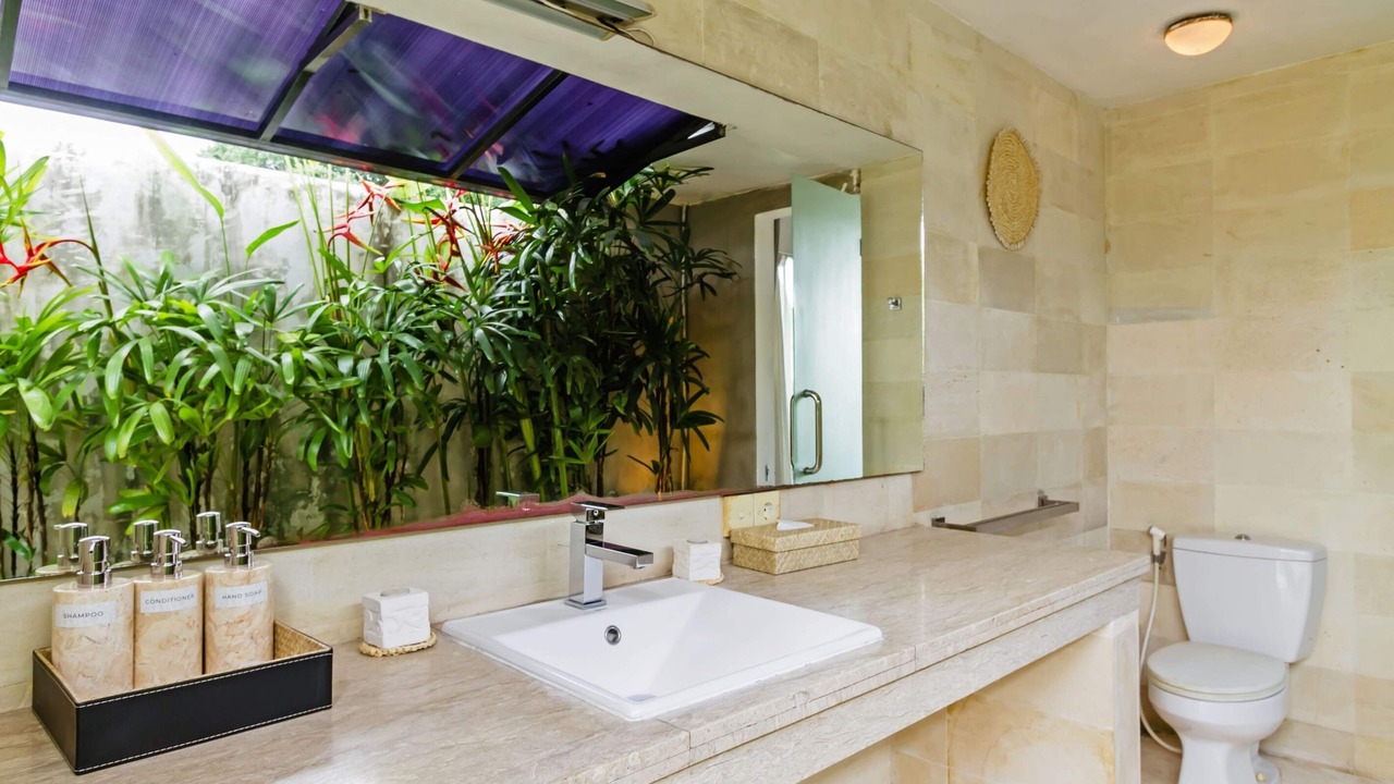 Photo of Bathroom in Sunset Road