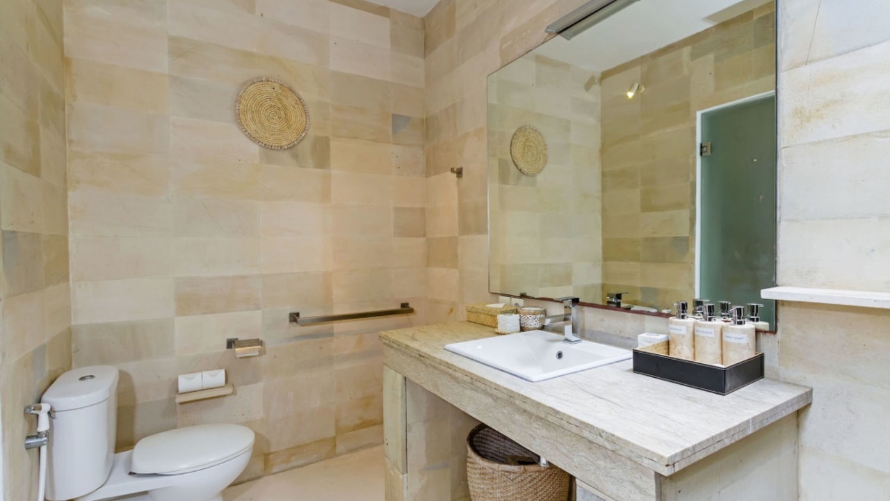 Photo of Bathroom in Sunset Road