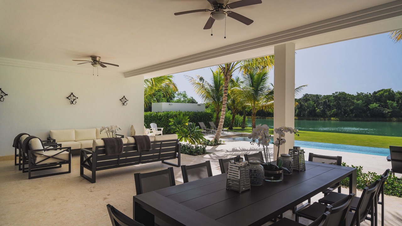 Photo of Outdoor in Veron