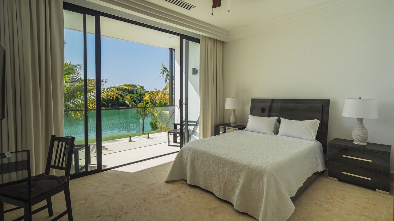 Photo of Bedroom in Veron