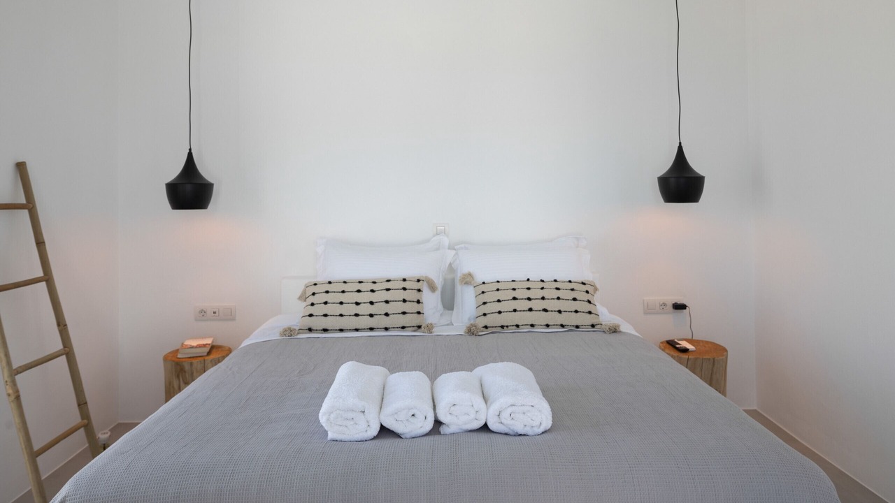 Photo of Bedroom in Drios
