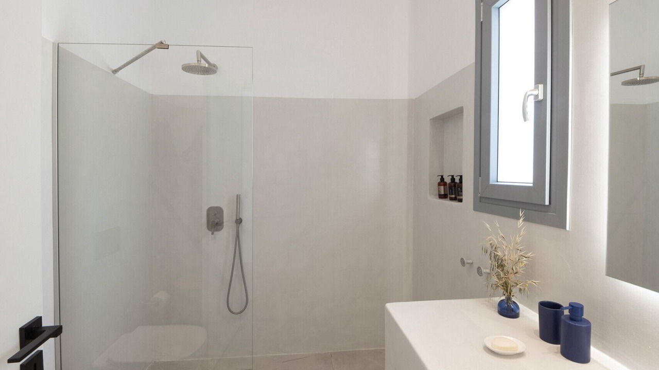 Photo of Bathroom in Drios