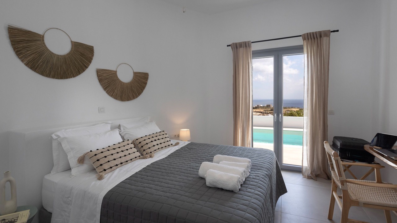 Photo of Bedroom in Drios