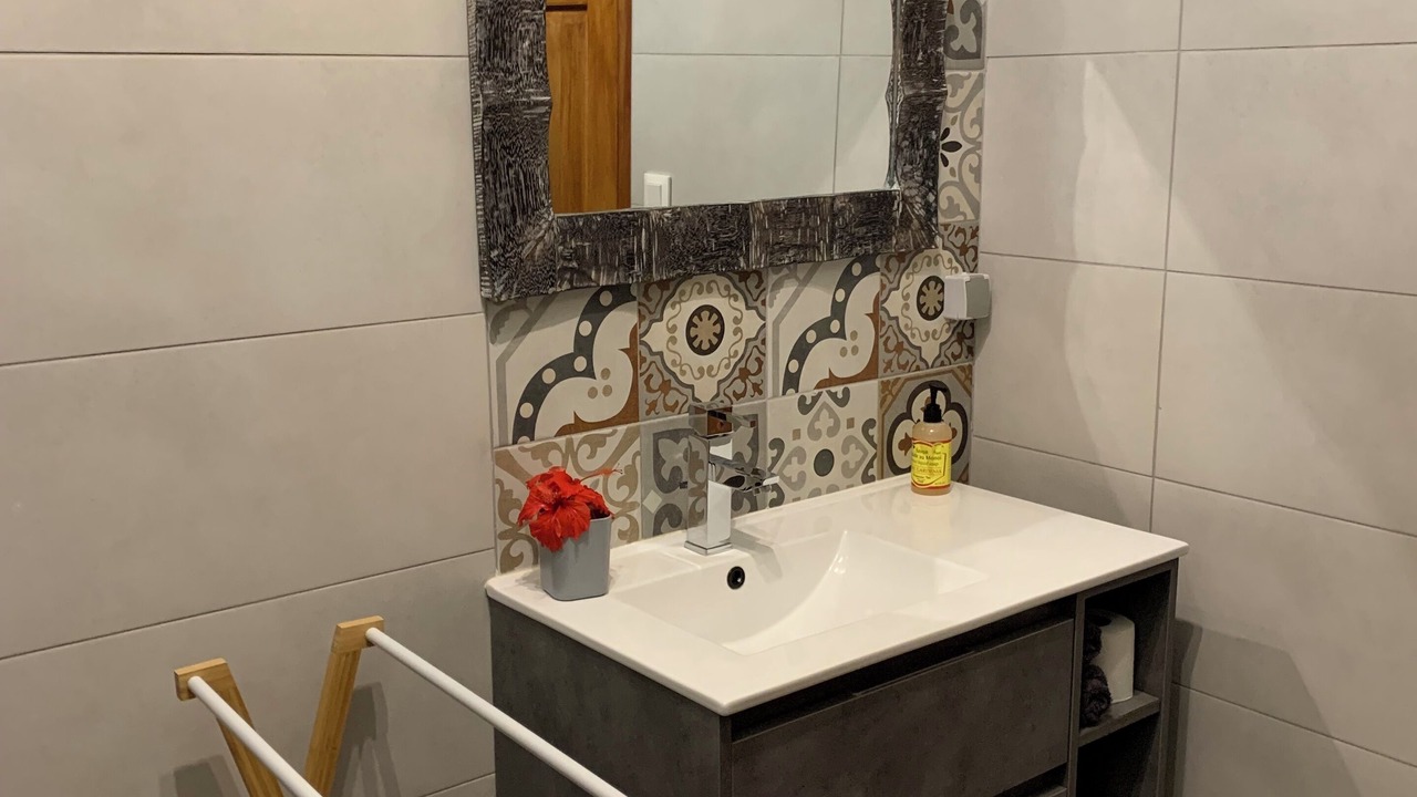 Photo of Bathroom in Punaauia