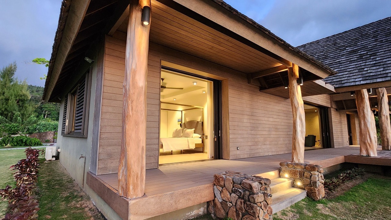 Photo of Outdoor in Teahupoo