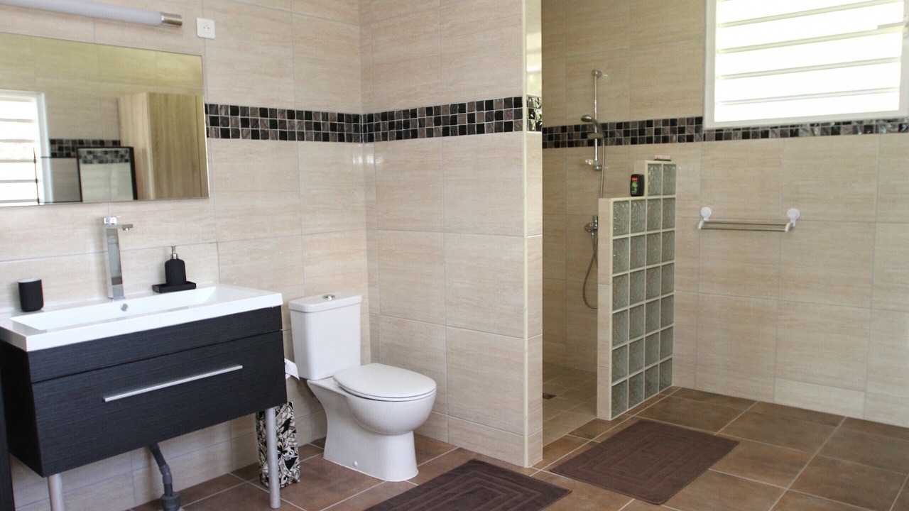 Photo of Bathroom in Teahupoo