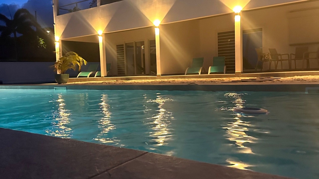 Photo of Outdoor in Teahupoo