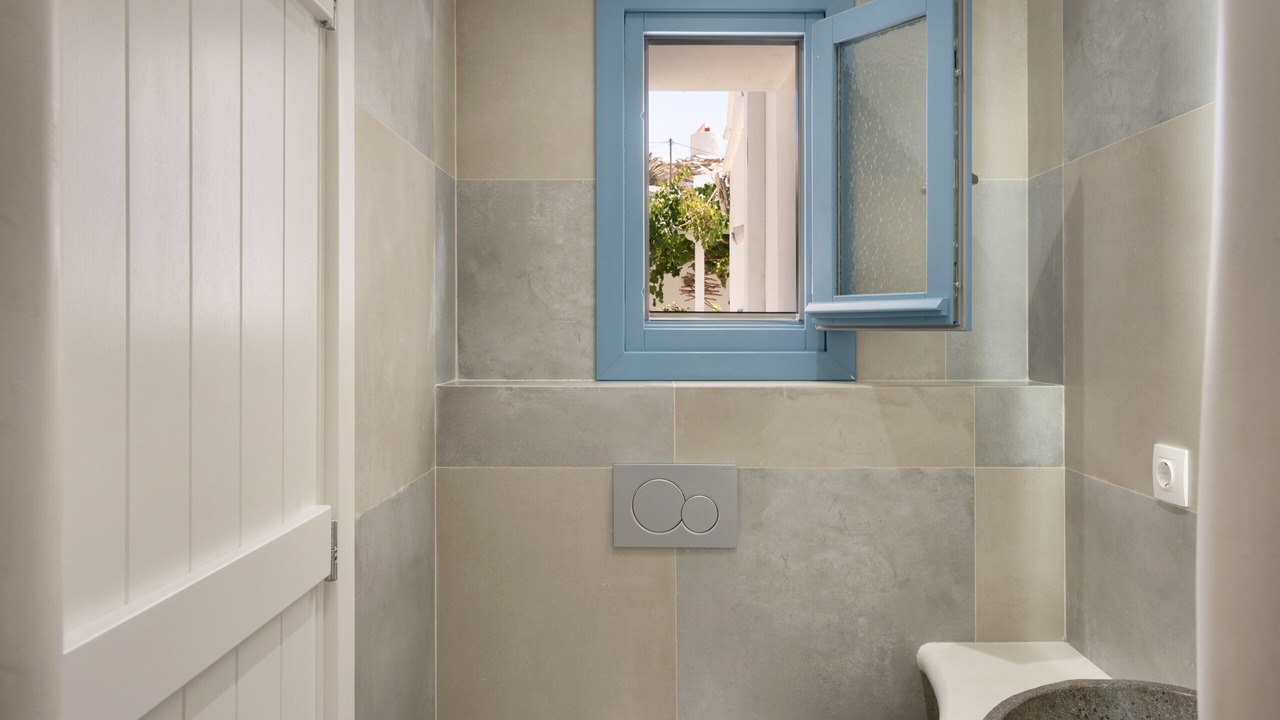 Photo of Bathroom in Amorgos Town