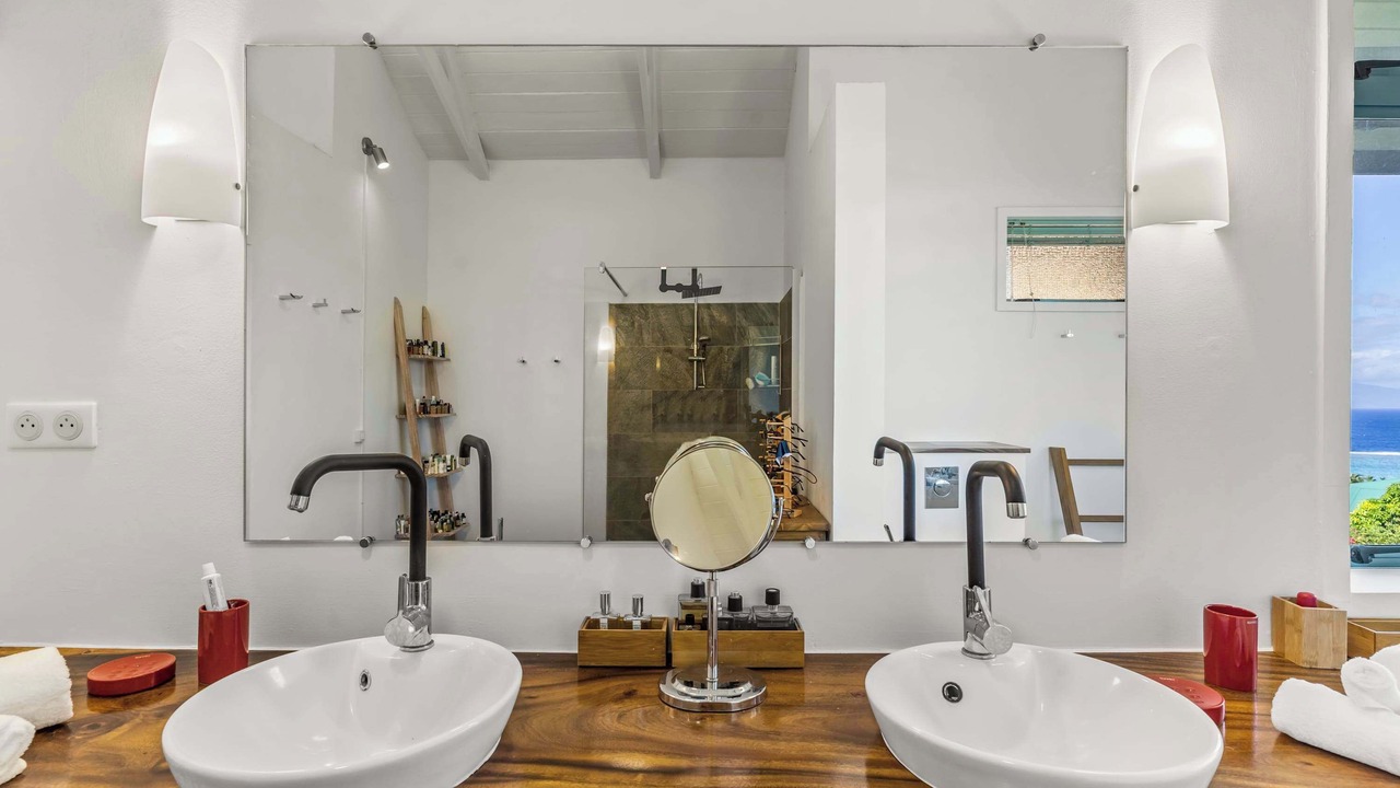 Photo of Bathroom in Teavaro