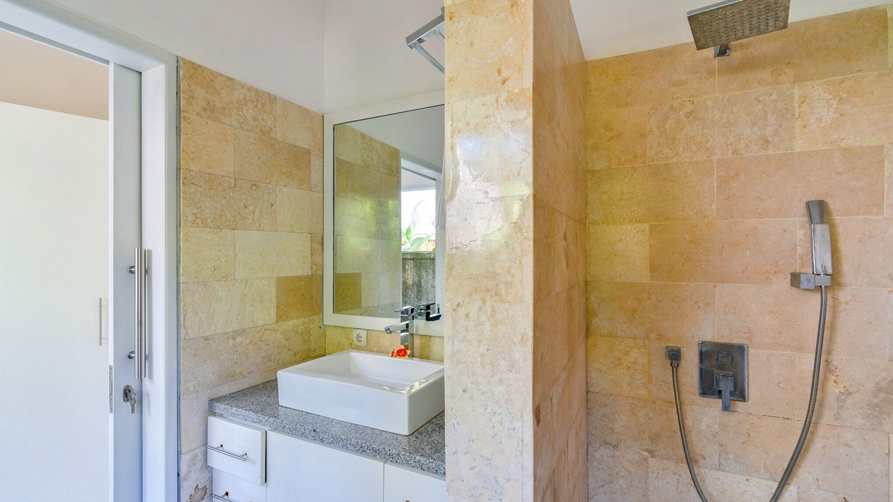Photo of Bathroom in Kaliasem