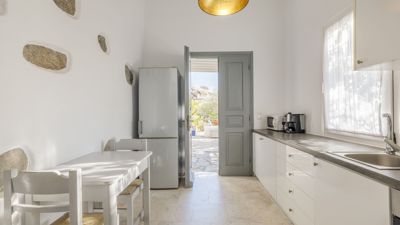 Photo of Kitchen in Platis Gialos