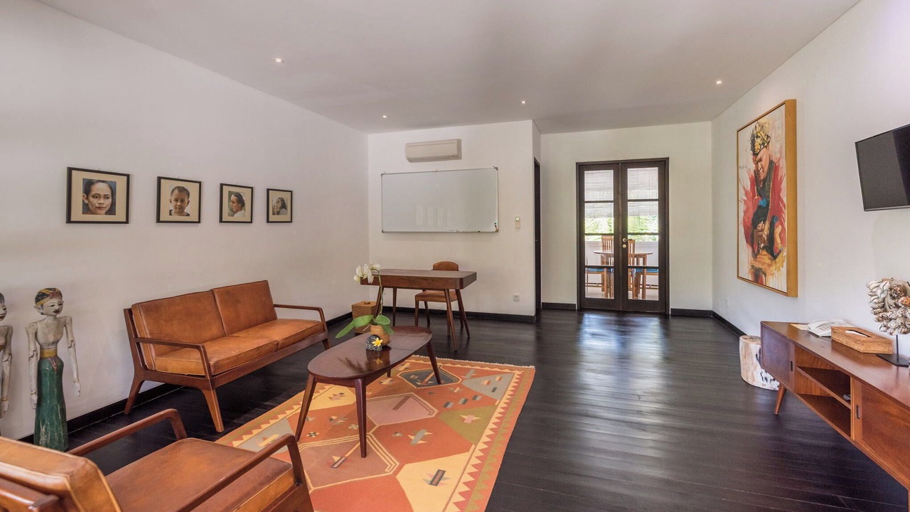 Photo of Livingroom in Drupadi