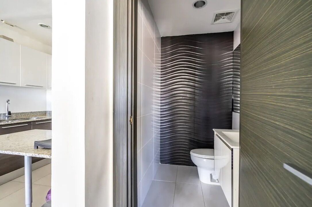 Photo of Bathroom in Yolanda Morales
