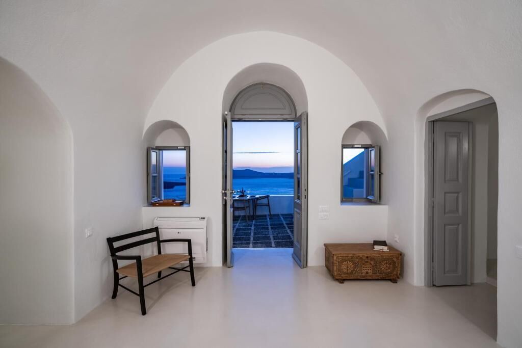Photo of Others in Fira