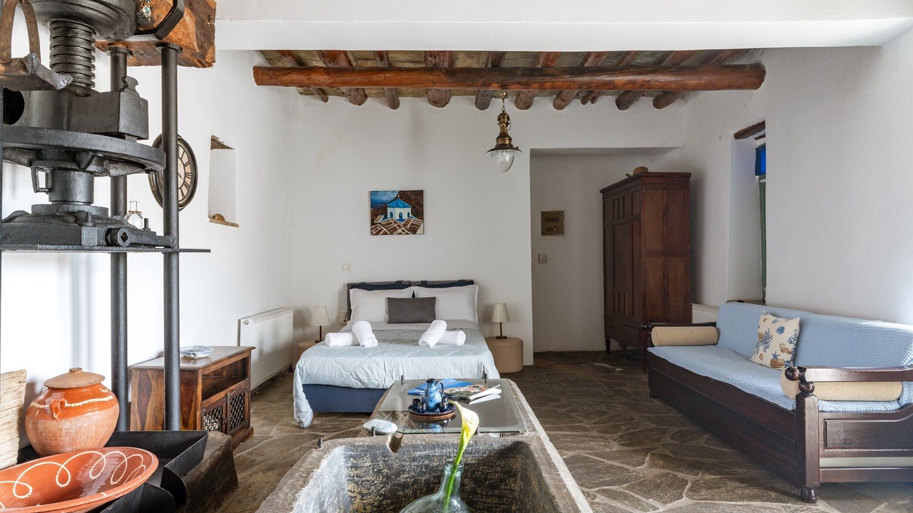 Photo of Livingroom in Andros Town