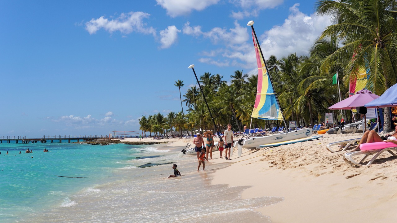 Photo of Others in Dominicus