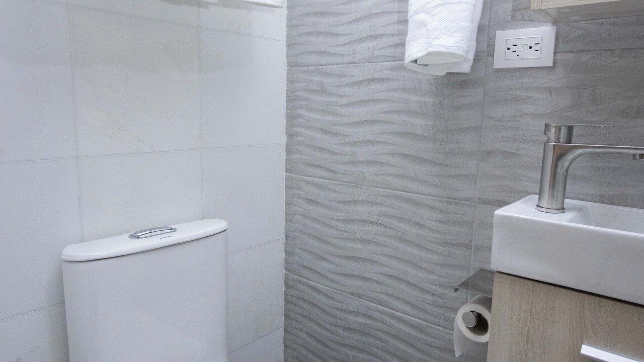 Photo of Bathroom in Yolanda Morales