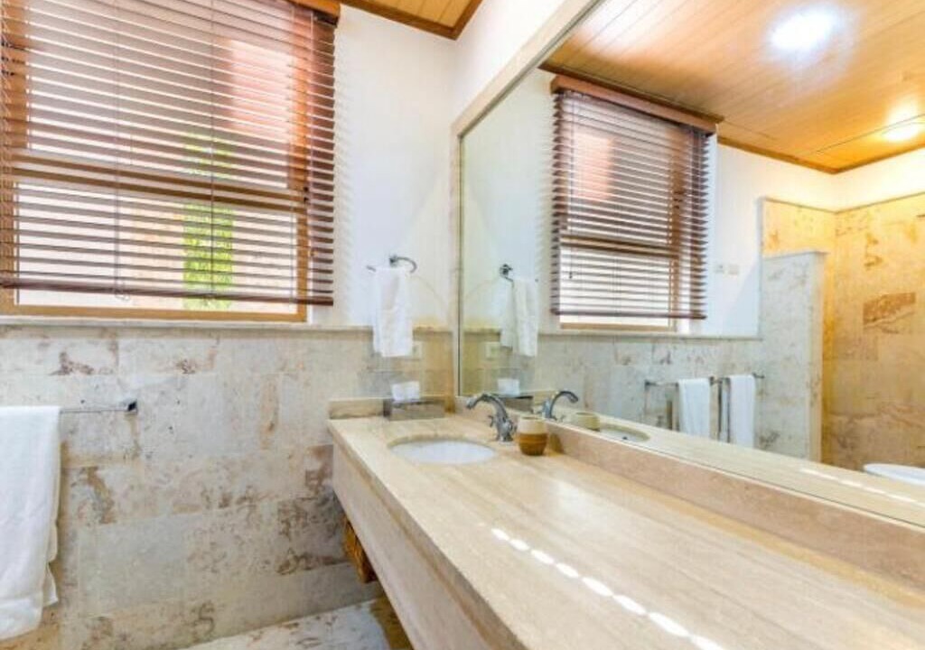 Photo of Bathroom in Los Altos