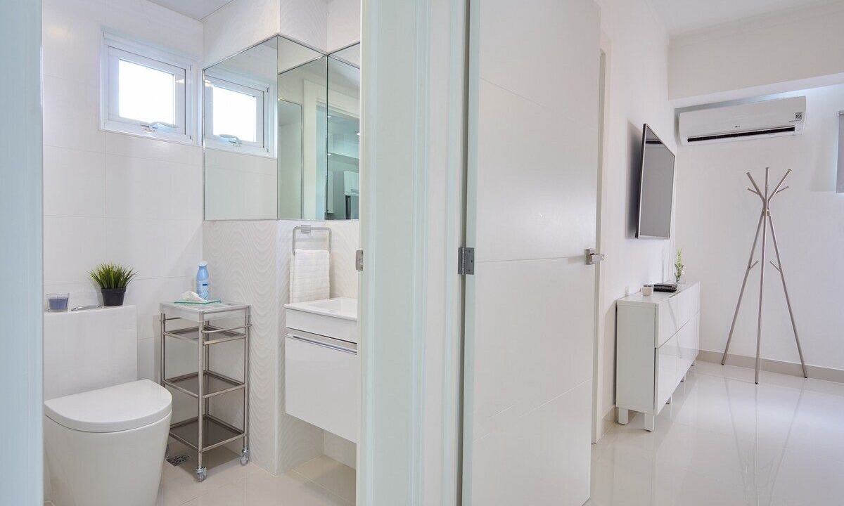 Photo of Bathroom in Yolanda Morales