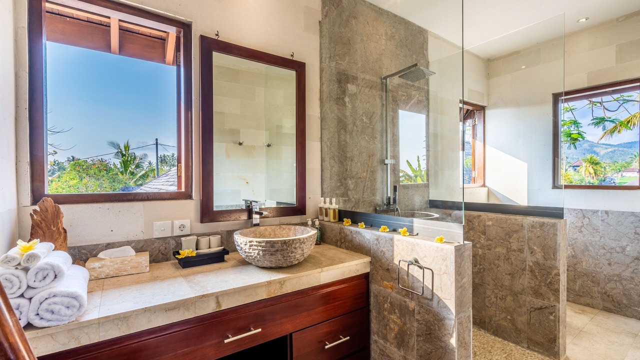 Photo of Bathroom in Suraberata