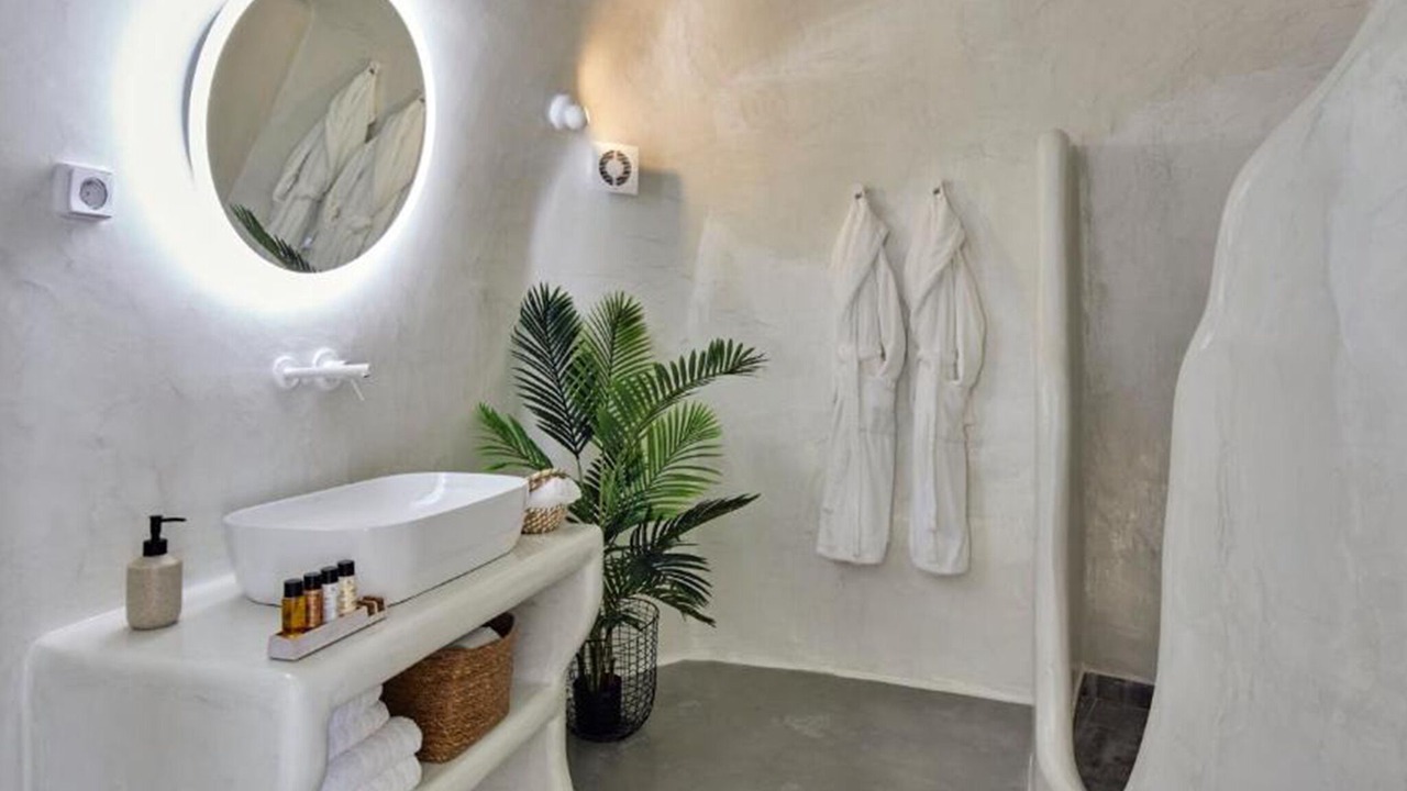 Photo of Bathroom in Fira