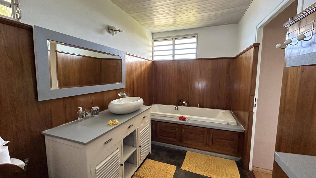 Photo of Bathroom in Mahina