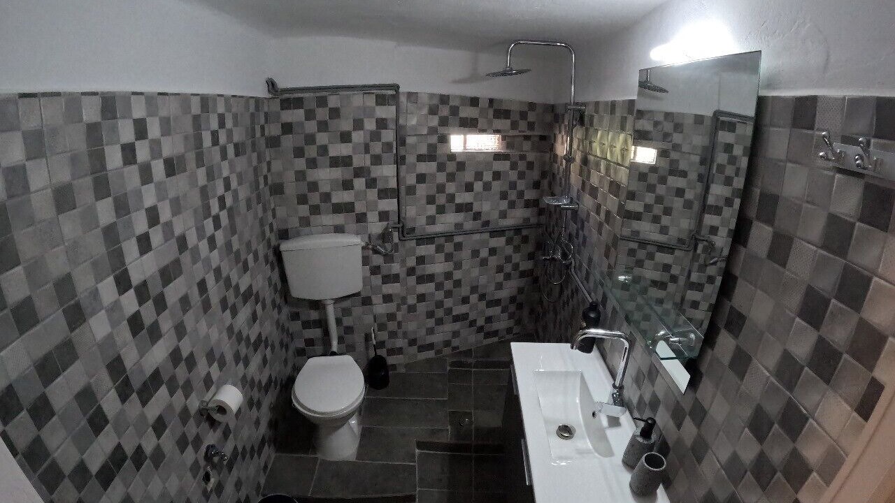 Photo of Bathroom in Syros