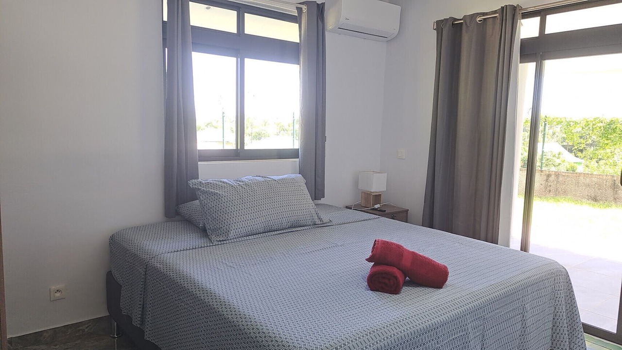 Photo of Bedroom in Teahupo'o