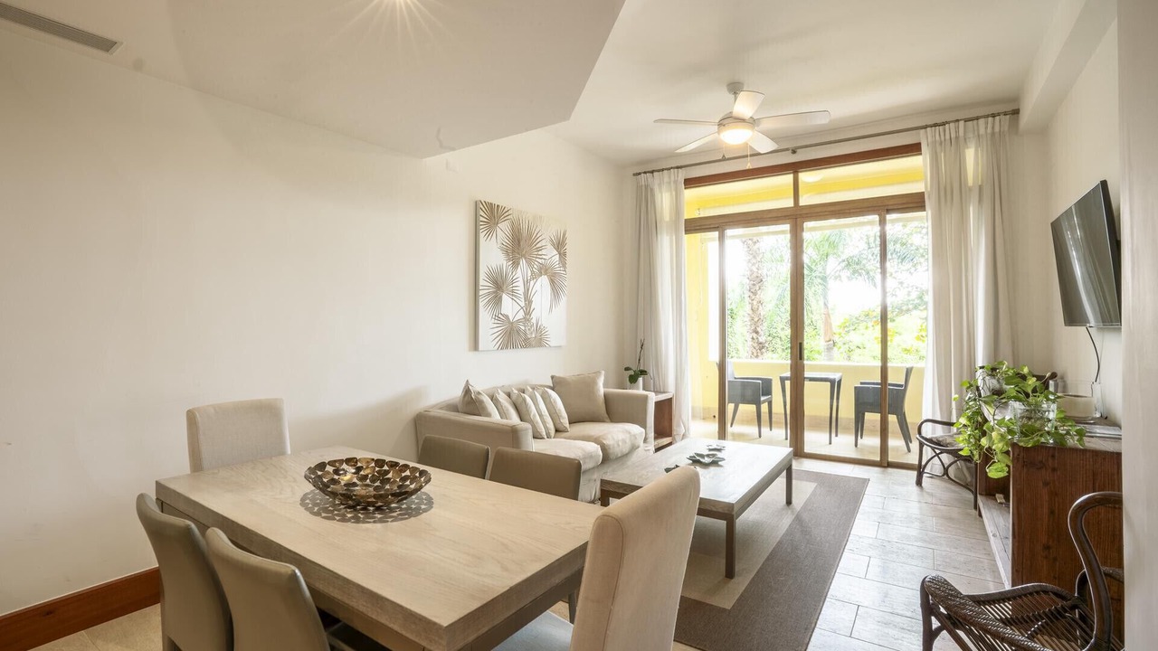 Photo of Livingroom in Los Altos