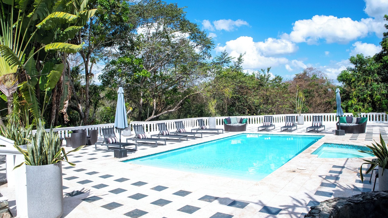 Photo of Outdoor in Pedro Brand