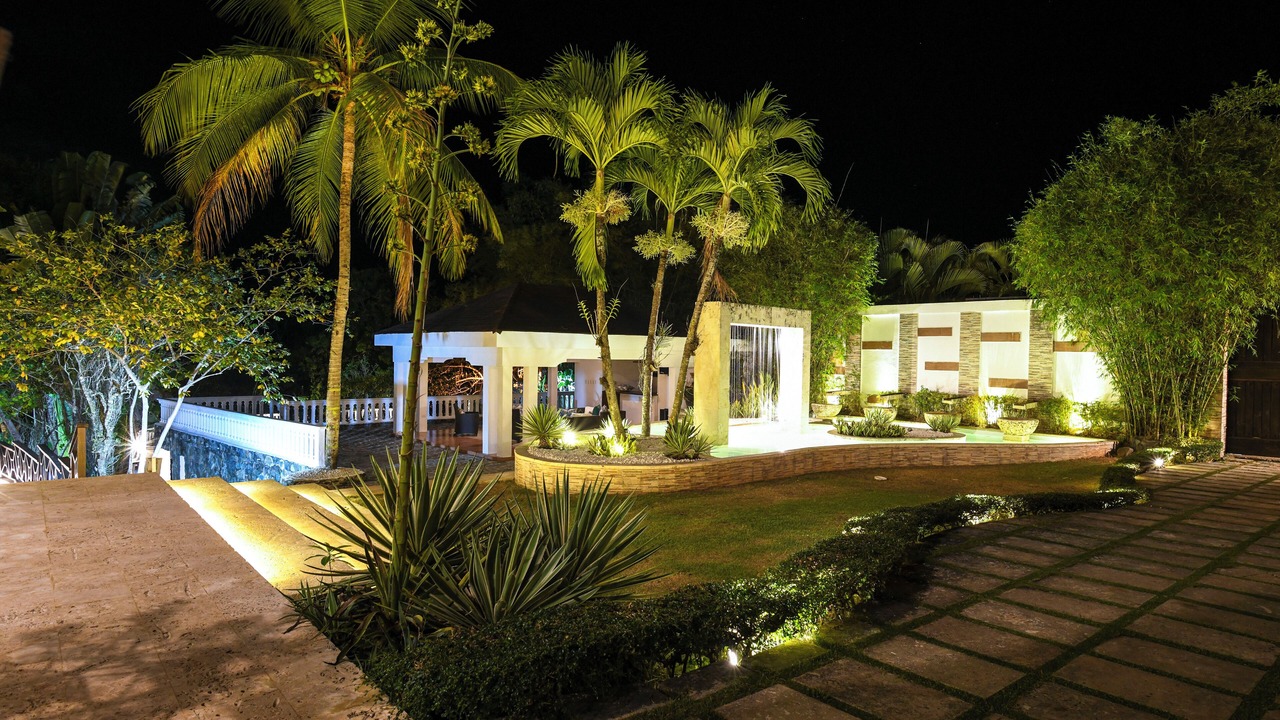 Photo of Outdoor in Pedro Brand