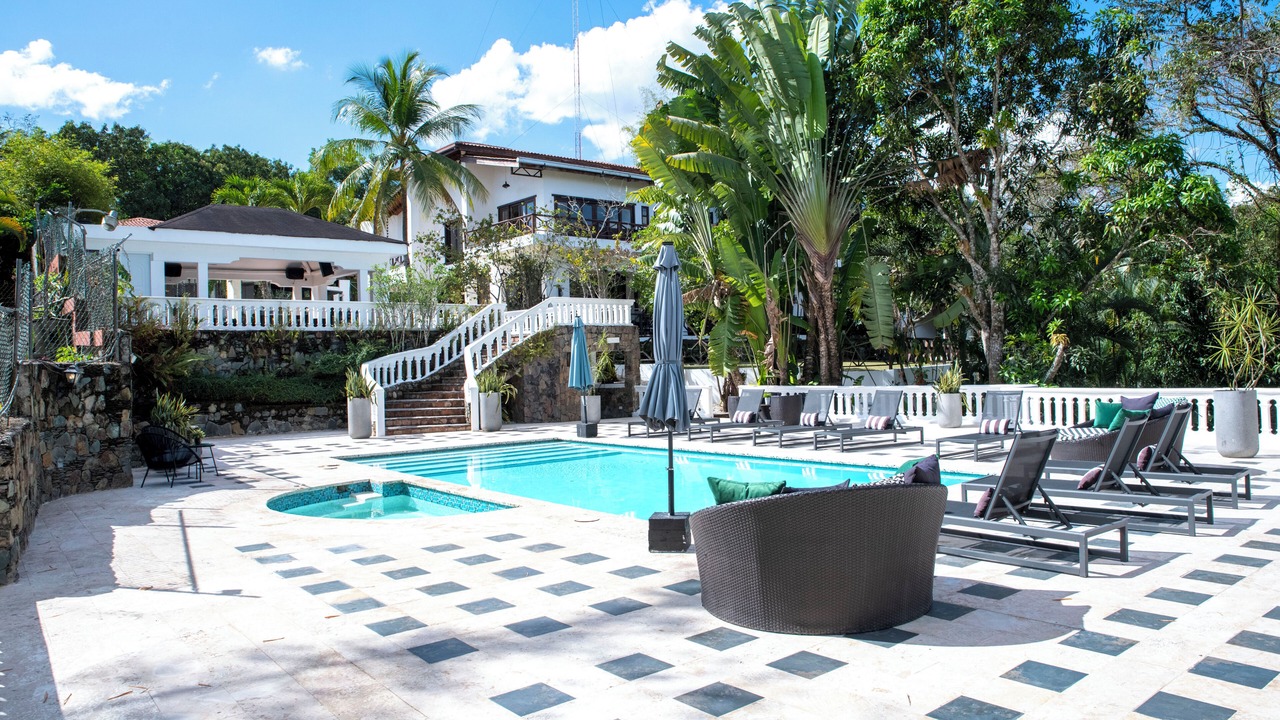 Photo of Outdoor in Pedro Brand