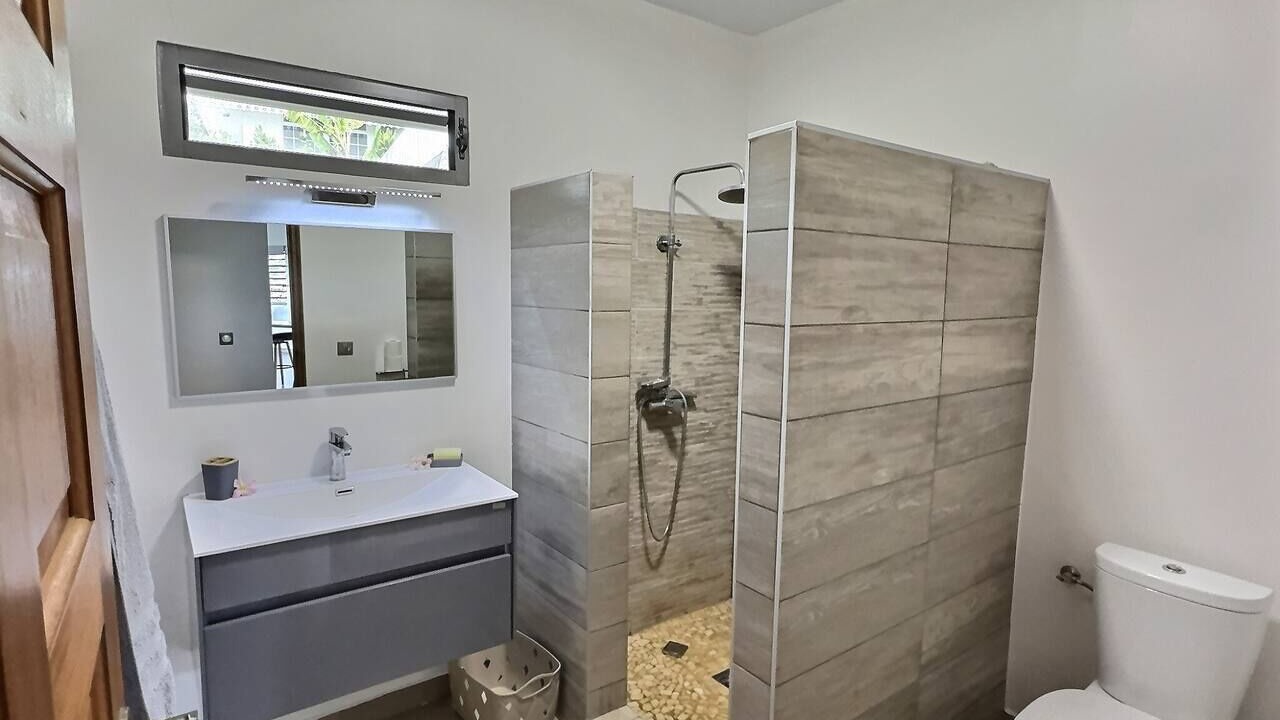 Photo of Bathroom in Faaa
