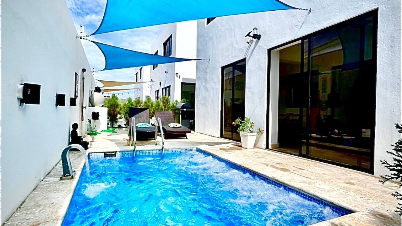 Photo of Outdoor in Veron