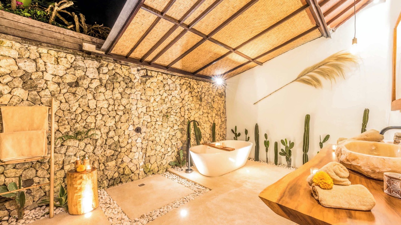 Photo of Bathroom in Petitenget