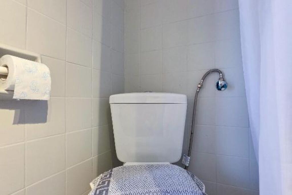 Photo of Bathroom in Vothon