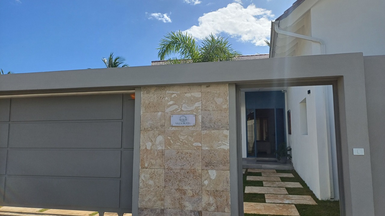 Photo of Others in Dominicus