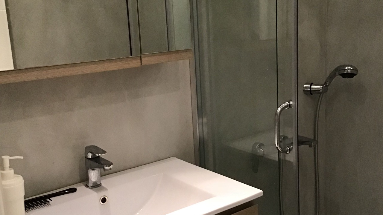 Photo of Bathroom in Paleopolis
