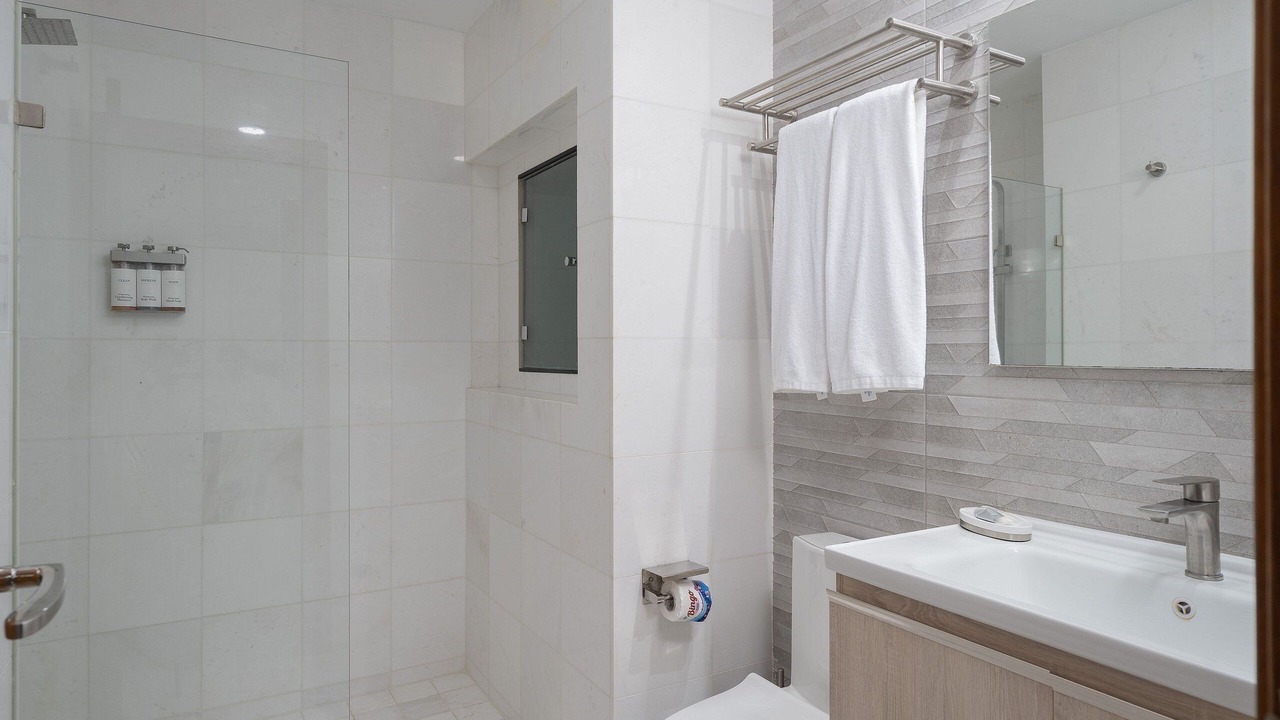 Photo of Bathroom in Yolanda Morales