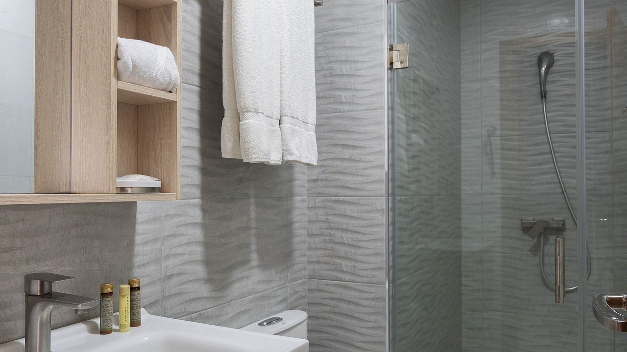 Photo of Bathroom in Yolanda Morales