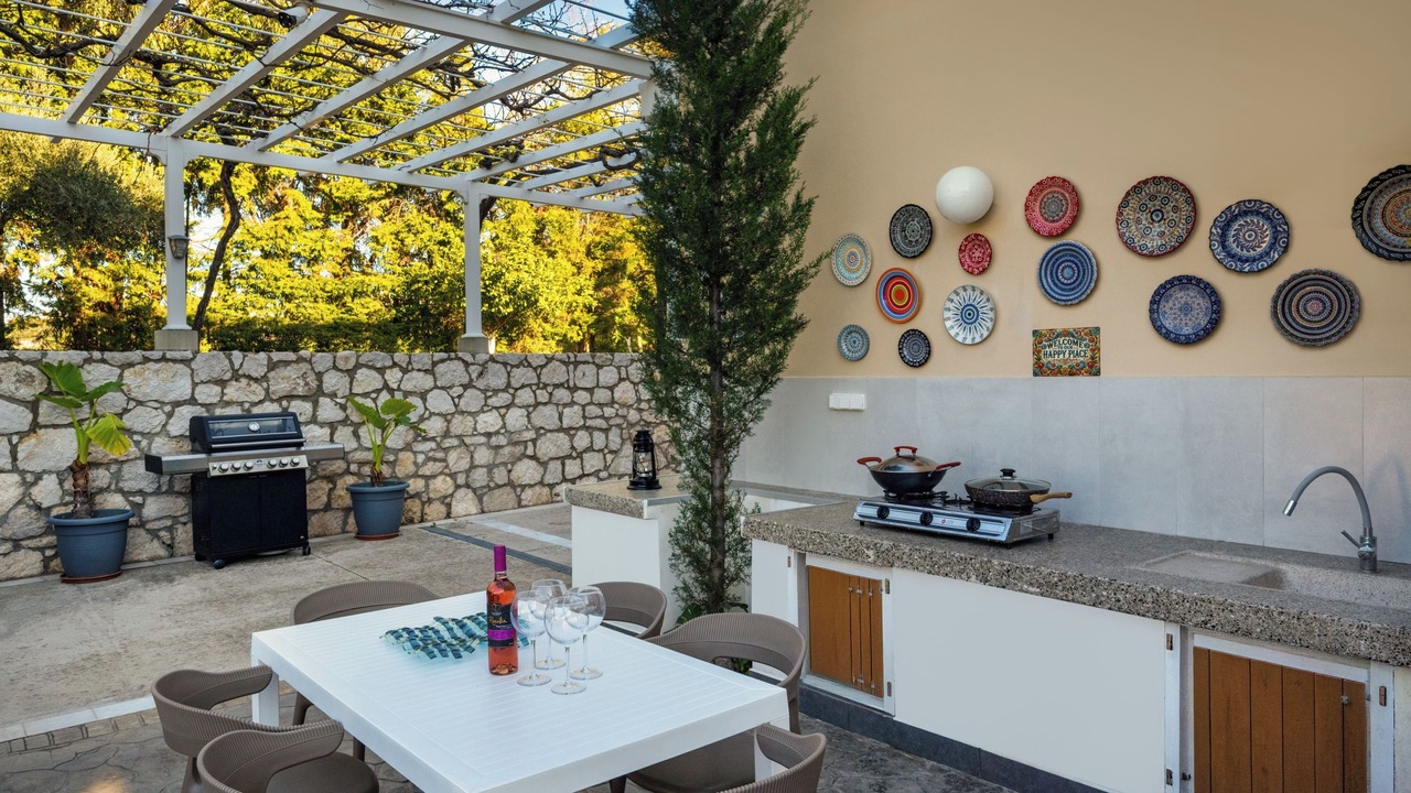 Photo of Outdoor in Ixia