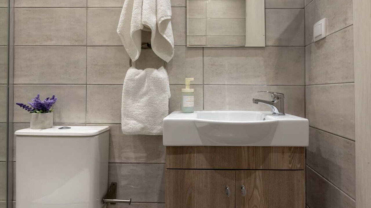 Photo of Bathroom in Ladadika