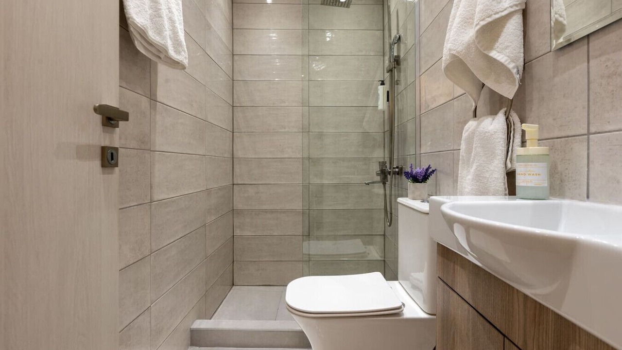 Photo of Bathroom in Ladadika