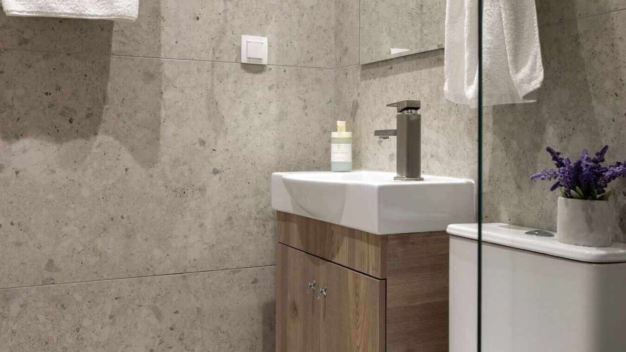 Photo of Bathroom in Ladadika