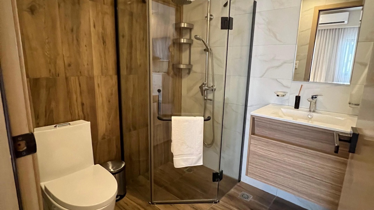 Photo of Bathroom in Yolanda Morales
