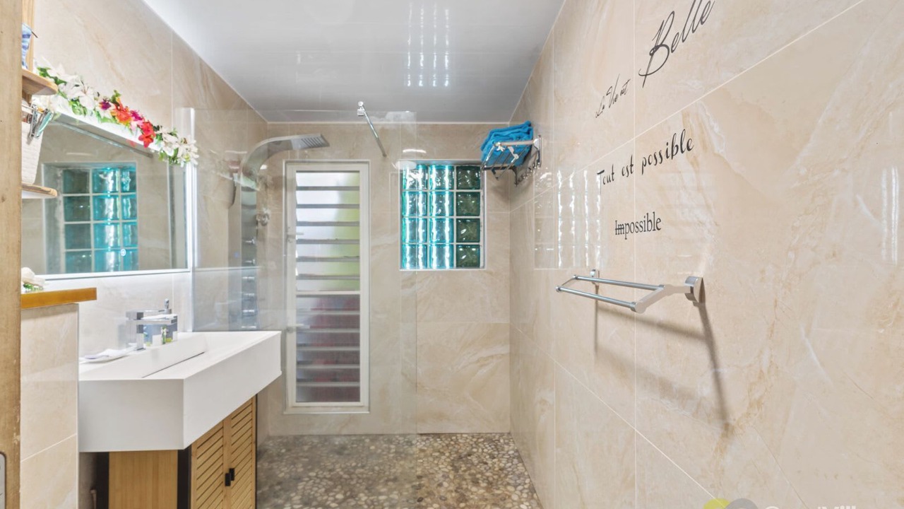 Photo of Bathroom in Moorea-Maiao