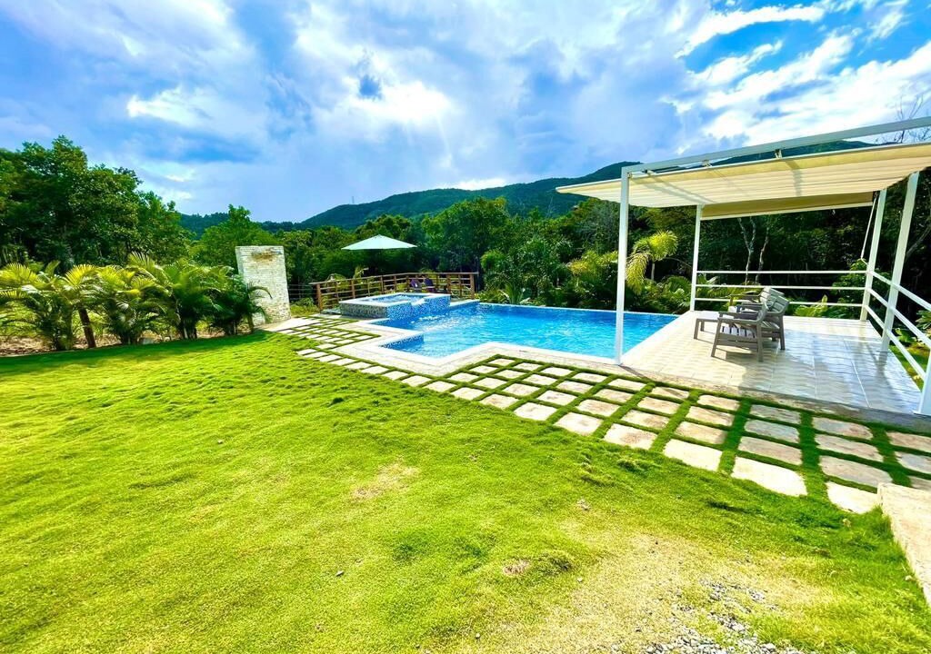 Photo of Outdoor in Pedro Brand