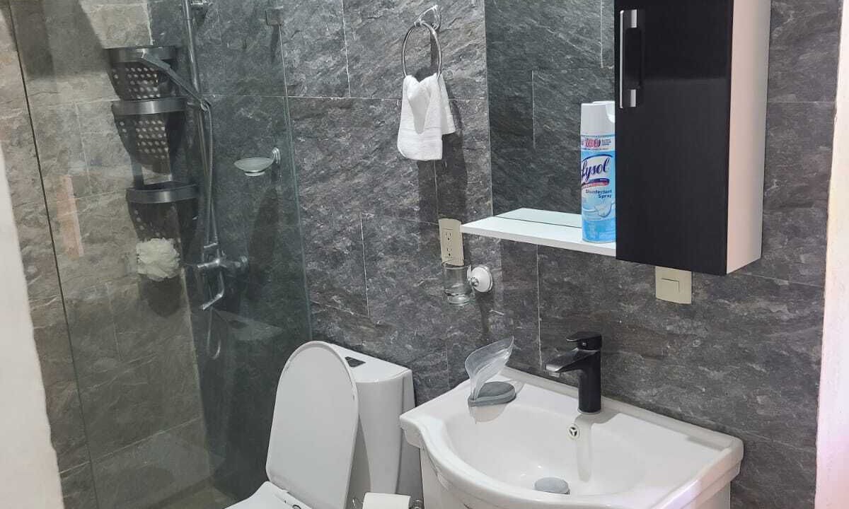 Photo of Bathroom in Pedro Brand