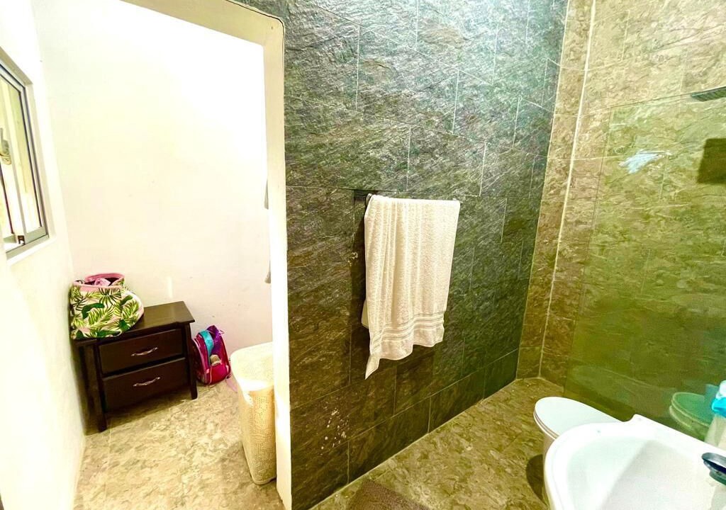 Photo of Bathroom in Pedro Brand