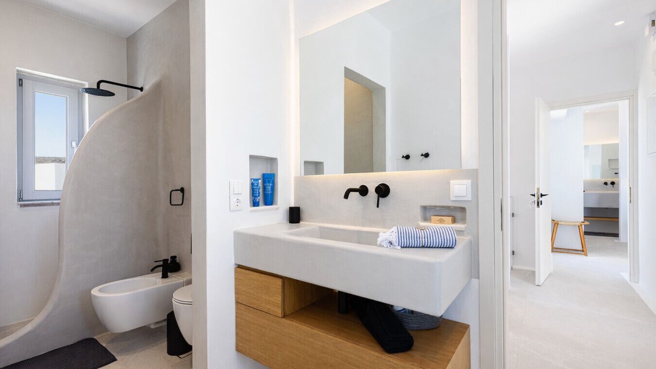 Photo of Bathroom in Ampelas